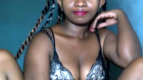 malinah01 online show from 12-08-24, 05:11