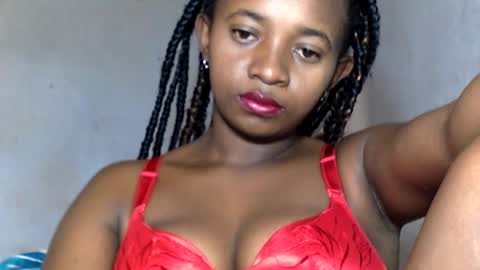 malinah01 online show from 12-12-24, 11:18