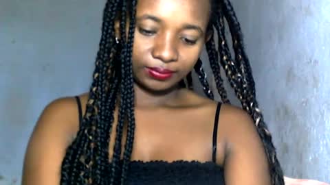 malinah01 online show from 12-14-24, 01:59