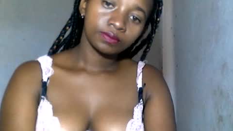malinah01 online show from 12-16-24, 11:44