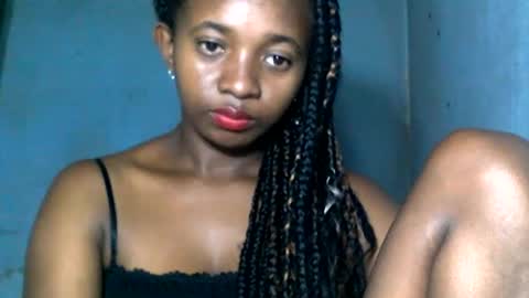 malinah01 online show from 12-18-24, 03:55