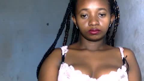 malinah01 online show from 12-20-24, 02:27