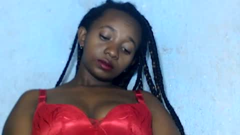 malinah01 online show from 12-23-24, 08:55