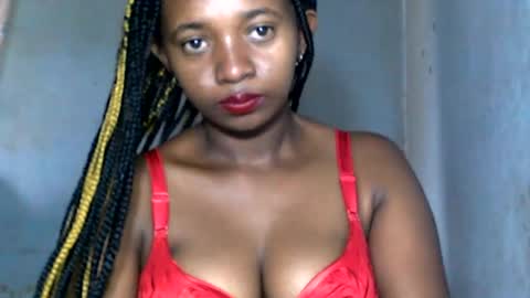malinah01 online show from 01-04-25, 04:23
