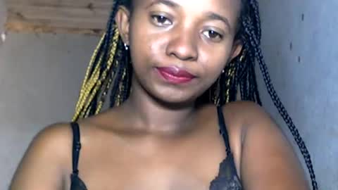 malinah01 online show from 01-05-25, 06:24