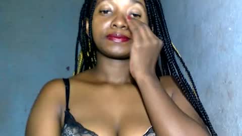 malinah01 online show from 01-10-25, 01:09