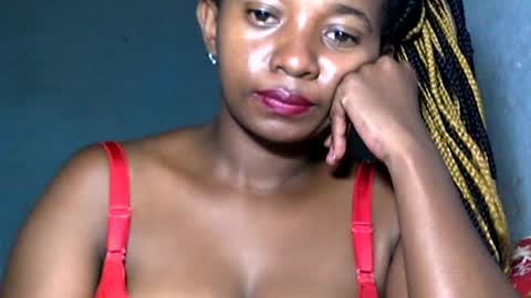 malinah01 online show from 01-11-25, 05:18