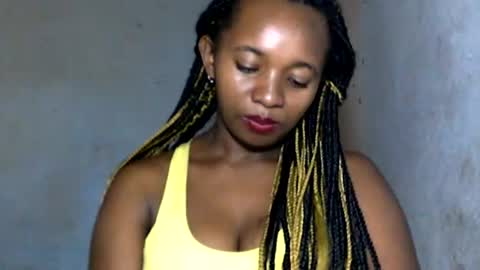 malinah01 online show from 01-12-25, 12:33
