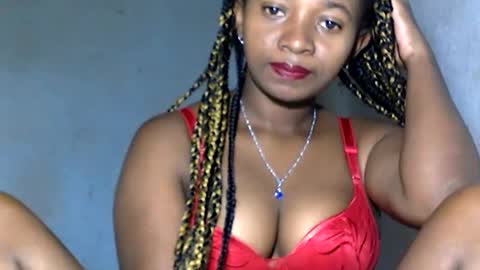 malinah01 online show from 01-23-25, 04:19