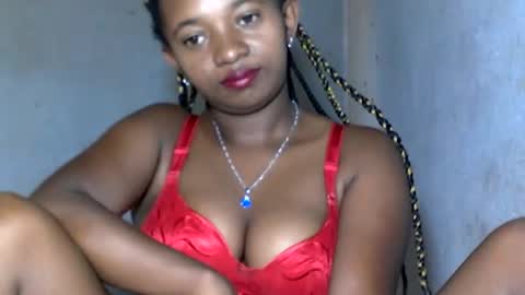 malinah01 online show from 01-23-25, 11:48