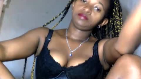 malinah01 online show from 01-24-25, 05:31