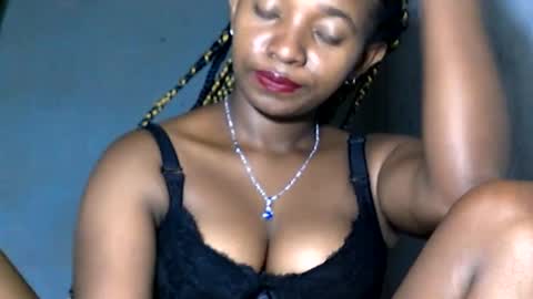 malinah01 online show from 01-24-25, 05:32