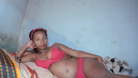 malinah01 online show from 09-16-25, 09:32