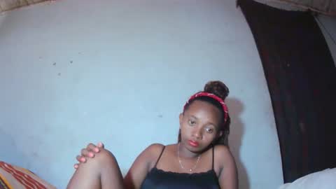 malinah01 online show from 09-17-25, 10:17