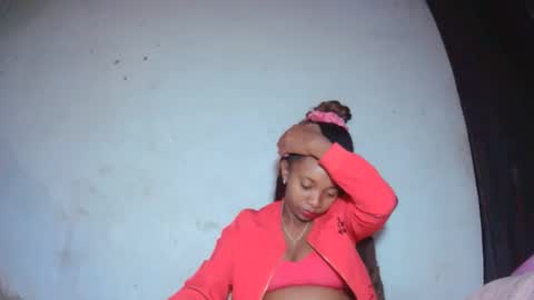 malinah01 online show from 09-22-25, 05:09