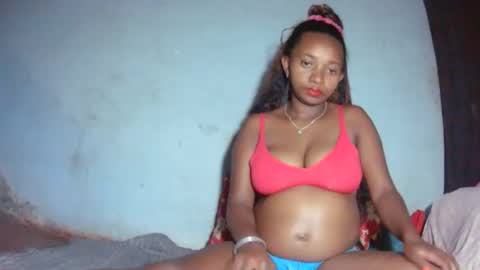 malinah01 online show from 09-22-25, 05:15