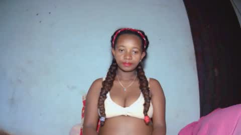 malinah01 online show from 09-29-25, 04:17