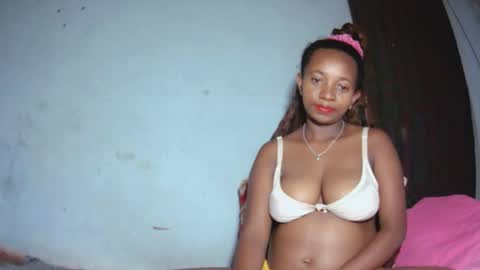 malinah01 online show from 09-29-25, 05:18