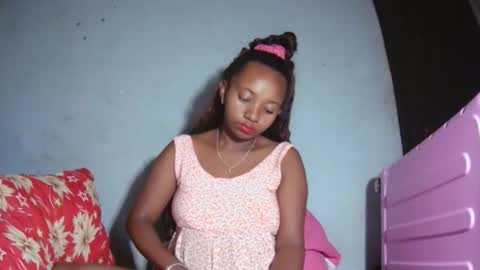 malinah01 online show from 10-01-25, 03:01