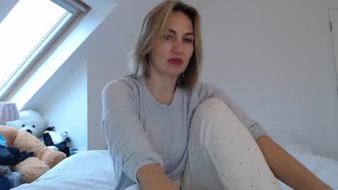 mallinia online show from 01-27-25, 04:33