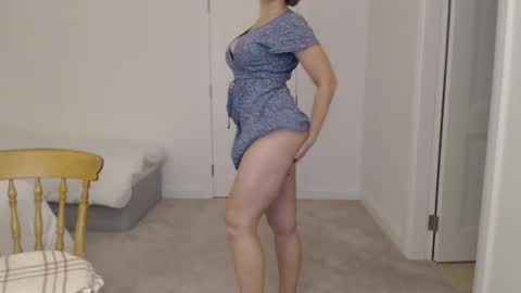 mallinia online show from 02-12-25, 07:56