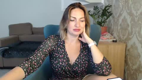 mallinia online show from 10-13-25, 09:42