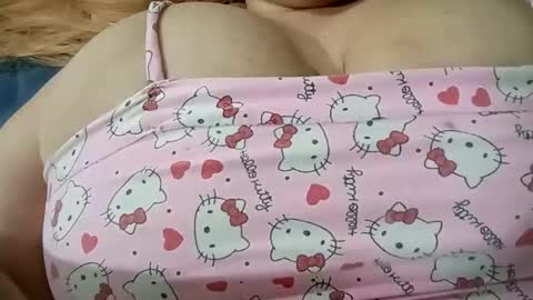 Aleja zapata online show from 11-15-25, 06:55