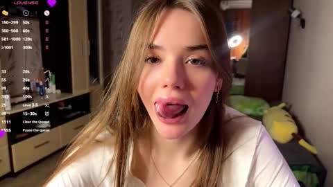 Snapshot of mallybooo chatting on 03-04-26, 03:29 Jinny online show from 03-04-26, 03:29