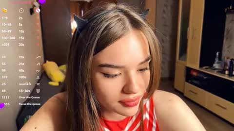 Snapshot of mallybooo chatting on 03-12-26, 03:29 Jinny online show from 03-12-26, 03:29