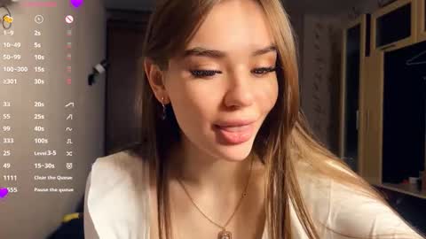 Snapshot of mallybooo chatting on 03-25-26, 03:29 Jinny online show from 03-25-26, 03:29