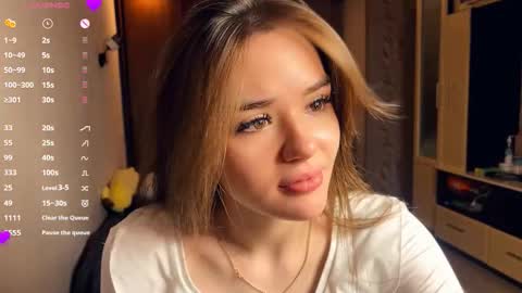 Snapshot of mallybooo chatting on 03-28-26, 03:22 Jinny online show from 03-28-26, 03:22