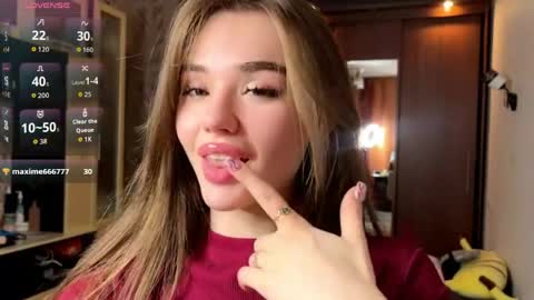 Snapshot of mallybooo chatting on 04-08-26, 03:34 Jinny online show from 04-08-26, 03:34