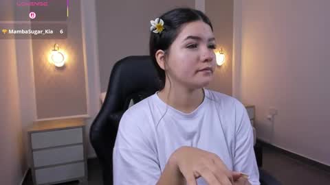 Snapshot of malu_03x chatting on 09-25-25, 02:37 M A L U online show from 09-25-25, 02:37