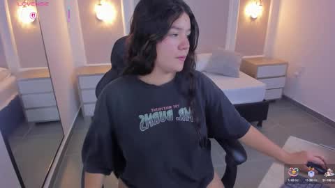 Snapshot of malu_03x chatting on 10-15-25, 02:33 M A L U online show from 10-15-25, 02:33