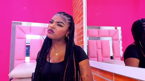 Snapshot of malu_horny_69 chatting on 12-14-24, 07:25 Melanie online show from 12-14-24, 07:25