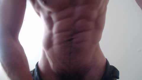 Snapshot of maluma4you chatting on 02-15-26, 01:09 maluma4you online show from 02-15-26, 01:09