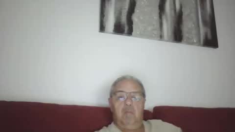 Snapshot of mambow99 chatting on 10-16-25, 12:44 OLDMANFREE online show from 10-16-25, 12:44