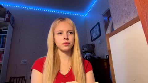 mamieengstrom online show from 11-21-25, 07:40