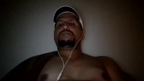 Snapshot of man_new chatting on 01-05-25, 10:29 Man new online show from 01-05-25, 10:29