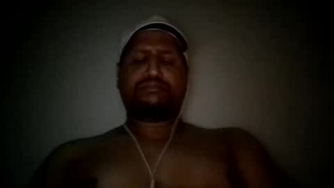 Snapshot of man_new chatting on 02-13-25, 01:19 Man new online show from 02-13-25, 01:19