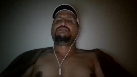Snapshot of man_new chatting on 02-18-25, 05:09 Man new online show from 02-18-25, 05:09