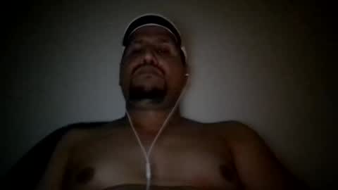 Snapshot of man_new chatting on 02-21-25, 01:33 Man new online show from 02-21-25, 01:33