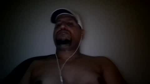 Snapshot of man_new chatting on 03-08-25, 01:39 Man new online show from 03-08-25, 01:39