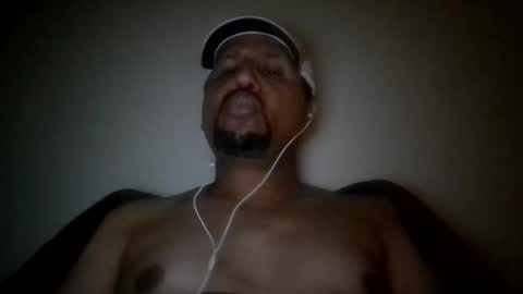 Snapshot of man_new chatting on 10-11-25, 12:32 Man new online show from 10-11-25, 12:32