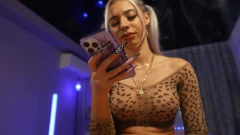 Anto Lovense is Active My pleasure is in your hands Private is Open online show from 10-09-25, 06:33