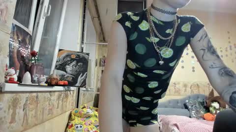 Mandy online show from 11-18-25, 05:06