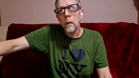 Snapshot of manlymanson chatting on 12-17-25, 01:44 Dickinabox online show from 12-17-25, 01:44