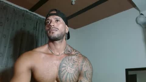 Manolo online show from 10-27-25, 01:48