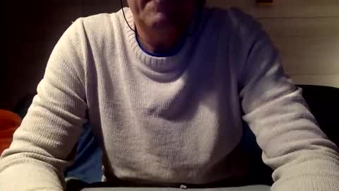 Snapshot of manpower2012 chatting on 10-06-25, 09:23 Manpo online show from 10-06-25, 09:23