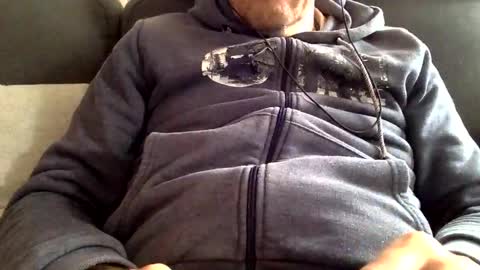 Snapshot of manpower2012 chatting on 10-19-25, 11:55 Manpo online show from 10-19-25, 11:55